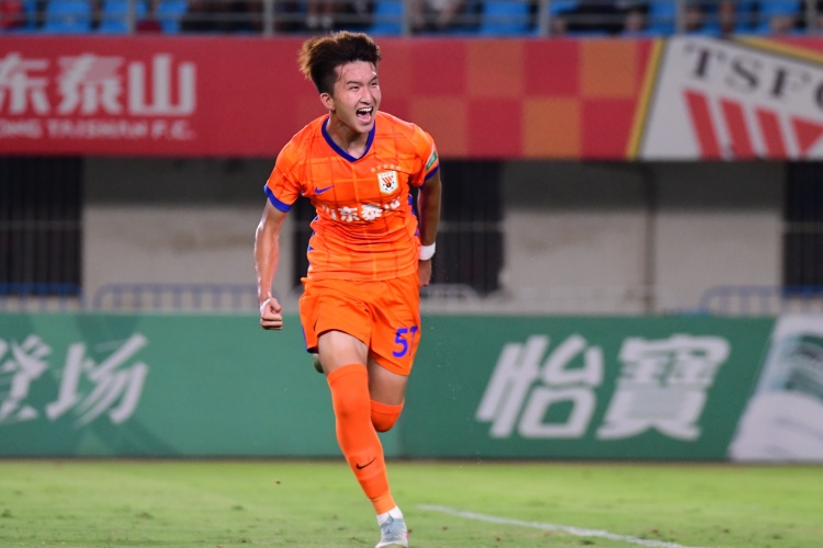 世界杯官方软件更新-球迷会长：山东泰山19岁小将王昊斌租借加盟广州豹